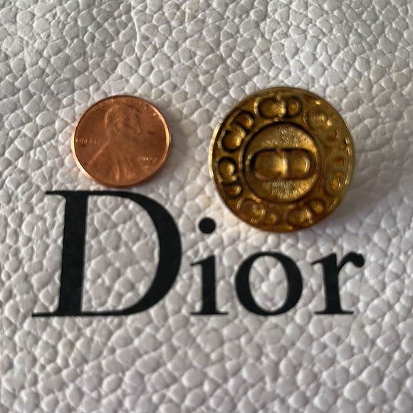 Dior Button Bundle - Picture 4 of 5